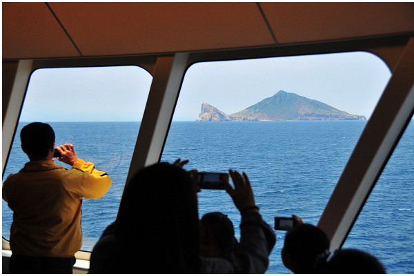 途中可近距離欣賞到龜山島景致，正式從蘇澳出航後，只能遠遠遙望